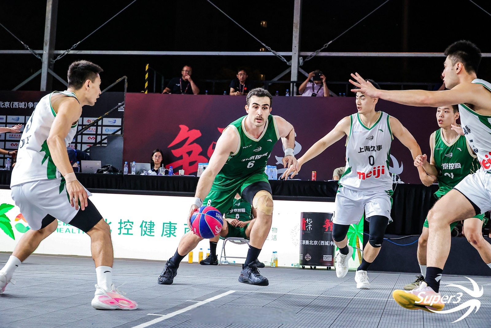 多宝娱乐网站 -赛地聚焦:欧篮联冲刺阶段热度飙升,广东宏远迎来里程碑,态度坚定,更衣室氛围转暖的简单介绍