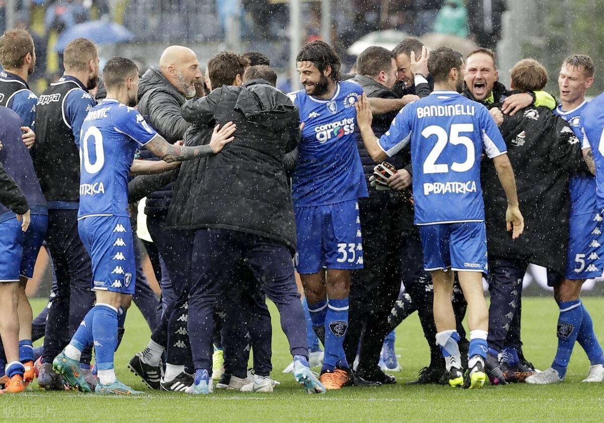 多宝棋牌 -包含从深圳男篮调整名单备战意甲到AC米兰绝杀压哨备战社区盾，奥兰多魔术今晨遗憾出局的词条